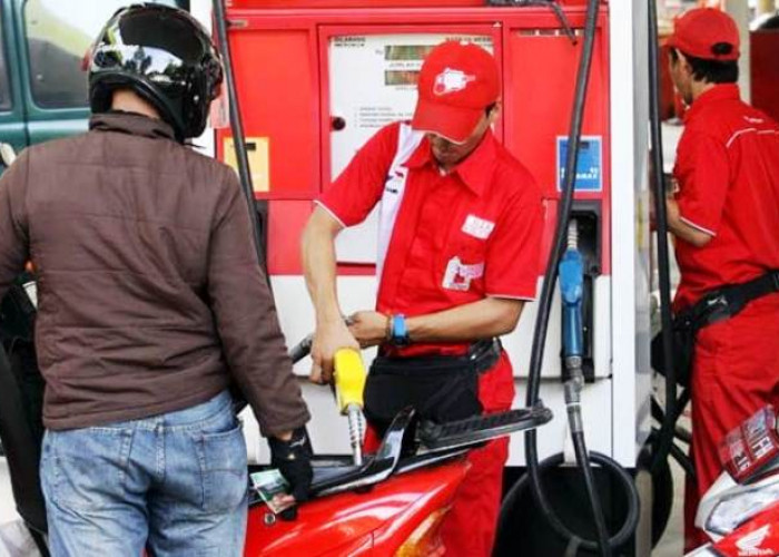 Sering Oplos Pertamax dengan Pertalite? Ini Dampaknya pada Mesin Motor