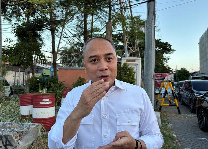 Warga Terpeleset di Proyek Drainase, Eri Cahyadi Ultimatum Kontraktor atau Proyek Dihentikan