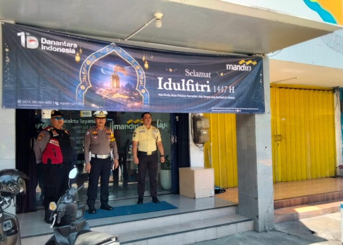 Cegah Kriminalitas, Polsek Mulyorejo Terjunkan Personel Gabungan Sterilisasi Kawasan Perbankan Babatan Pantai
