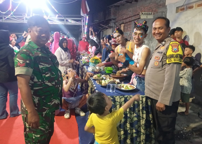 Polsek Wiyung Bersama Tiga Pilar Meriahkan Lomba Rujak Uleg HUT RI Ke-81