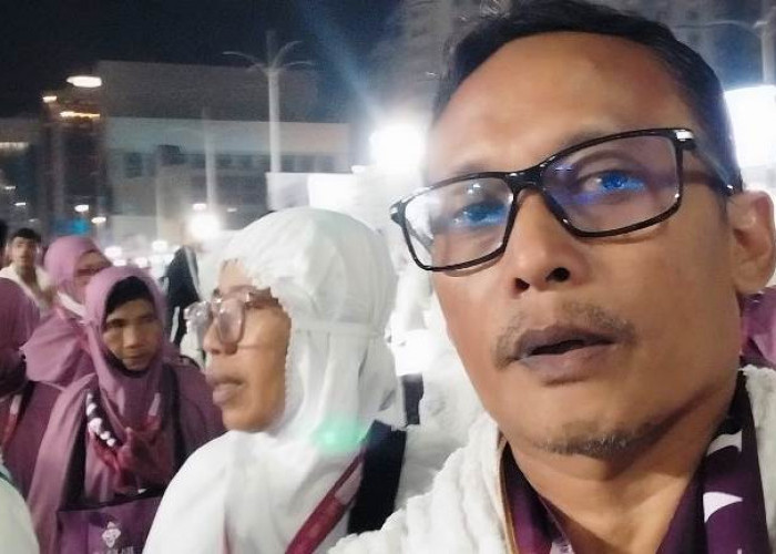 Terpisah di Tengah Tawaf, Pasutri Jemaah Umrah Bakkah Travel Bertemu di Bawah Lindungan Kakbah