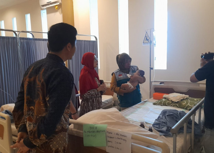 Fakultas Kedokteran Unej dan RSI At-Tin Husada Ngawi Gelar Operasi Bibir Sumbing Gratis