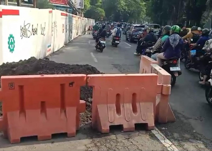 Usai Ditinjau PJs Wali Kota Surabaya, Proyek Terowongan Pejalan Kaki Jalan Wonokromo Ambles