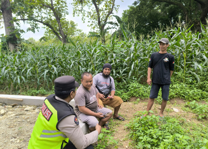 Sambang Petani Hutan, Polsek Margomulyo Dukung Ketahanan Pangan