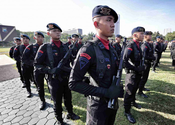 Anggota Brimob Polda Jatim Diganjar Penghargaan KPLB dari Kapolri