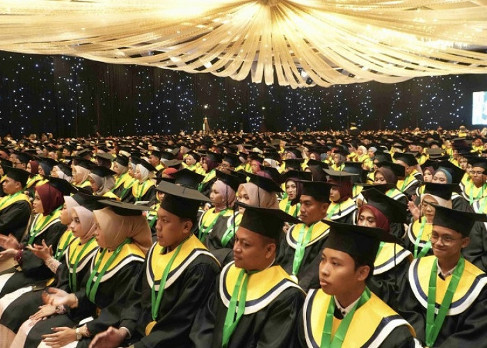Wisuda ke-22 Unusa, Lebih dari 50 Persen Mahasiswa Sudah Bekerja