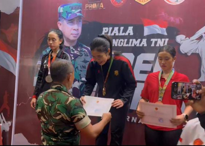 Polwan Polresta Sidoarjo Juara I Kejuaraan Karate Piala Panglima TNI 2025