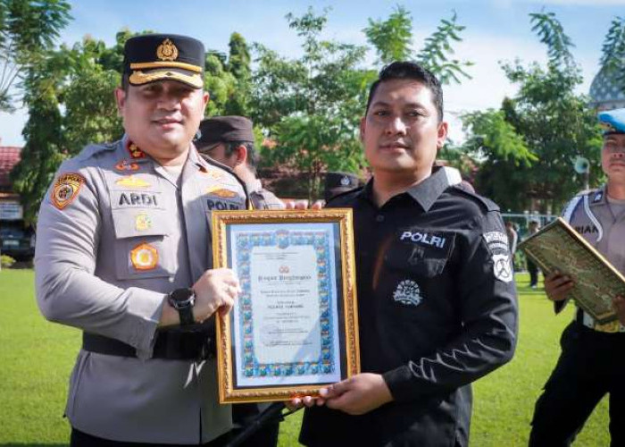 Kapolres Jombang Beri Penghargaan 10 Subsatker dan 12 PNPP Berprestasi
