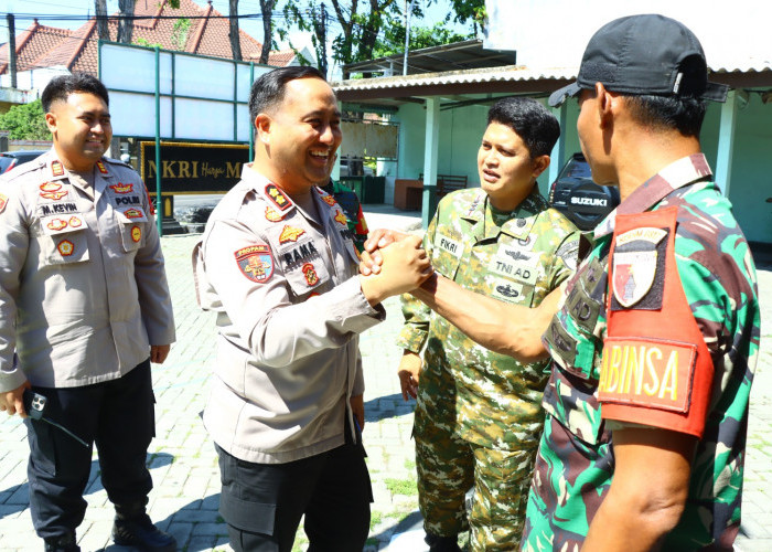 Kapolres Gresik Perkuat Sinergi TNI-Polri Lewat Silaturahmi ke Kodim 0817 dan Koramil Kota