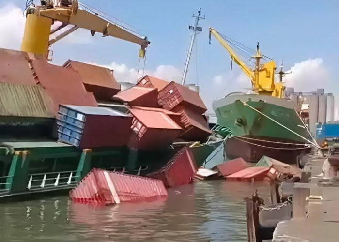 Kapal Pacific 88 Miring di Dermaga Jamrud Selatan, Sejumlah Peti Kemas Tercebur dan Satu Pekerja Hilang