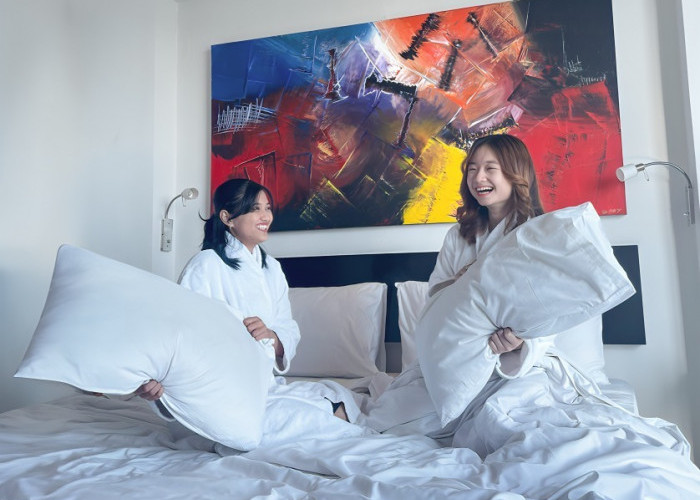 Semarak Akhir Tahun Artotel TS Suites Surabaya Ajak Tamu Bernostalgia