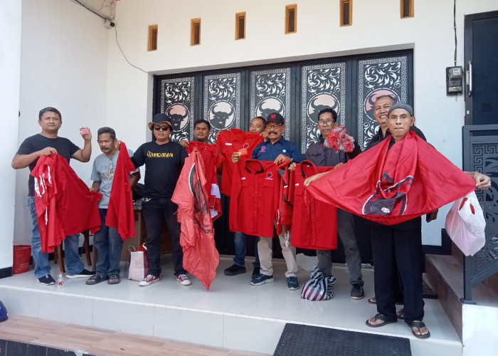 Atribut Dikembalikan, Hati Masih Merah: Eks PAC PDIP Tulungagung Kecewa tapi Tetap Taat