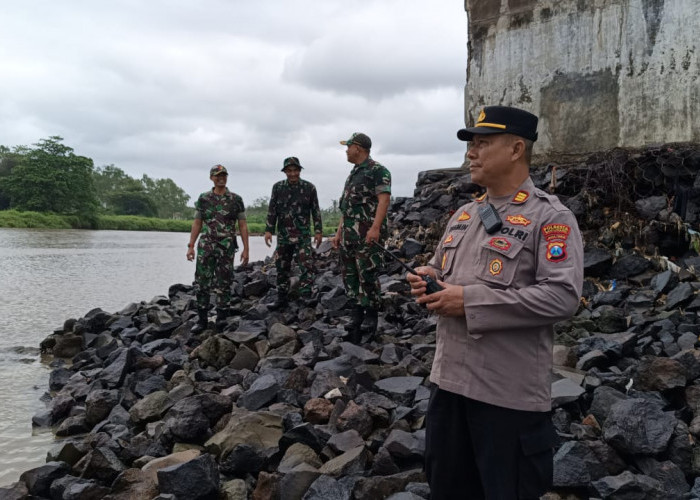 Pencarian Korban KMP Tunu Pratama Jaya, Polsek Kabat Gandeng Warga Pesisir