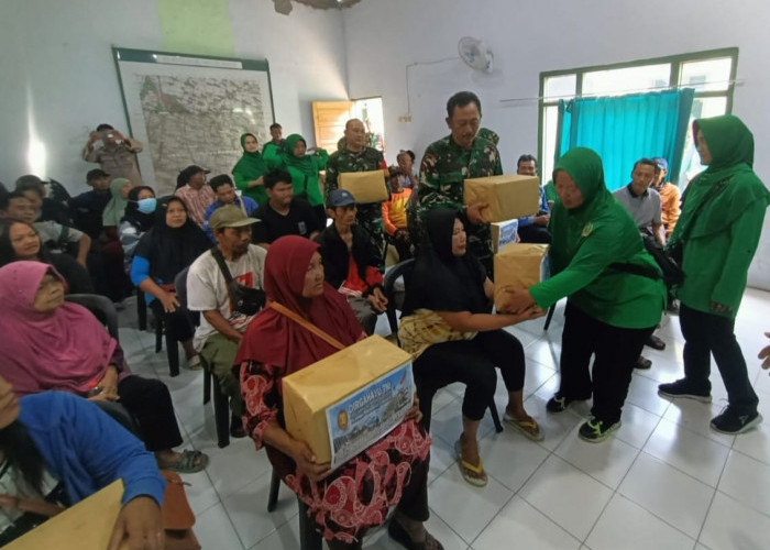 Baksos Prima HUT Ke-80 TNI, Koramil 0809/02 Pesantren Bagikan Paket Sembako