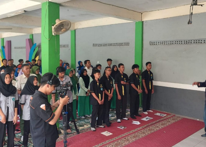 KPU Surabaya Sosialisasi Pemilih Pemula, Ajak Pelajar Tidak Golput