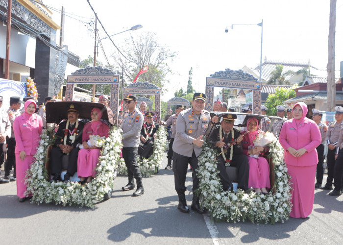 Polres Lamongan Lepas Lima Personel Purna Bakti, Seragam Dilepas Jiwa Pengabdian Tetap Nyala