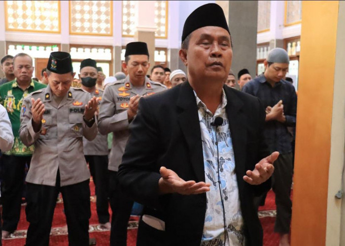 Polres Bojonegoro Gelar Salat Gaib untuk Korban Bencana di Aceh, Sumut dan Sumbar
