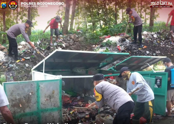 Gotong Royong Wujudkan Desa Asri, Bhabinkamtibmas Gondang Ajak Warga Peduli Lingkungan