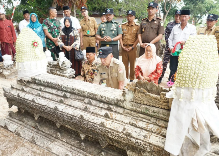 Jelang Hari Jadi Ke-492, Polsek Arosbaya Kawal Ziarah Makam Leluhur Raja Bangkalan