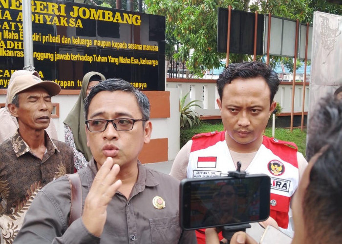 Puluhan Korban Kredit Fiktif di BRI Keboan datangi Kejari Jombang, Desak Pengusutan Aktor Lain
