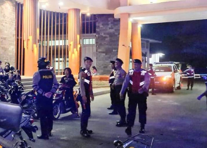 Antisipasi Bandit 3C dan Begal Motor, Polsek Kamal Intensifkan Patroli Malam di Area Kampus UTM Bangkalan
