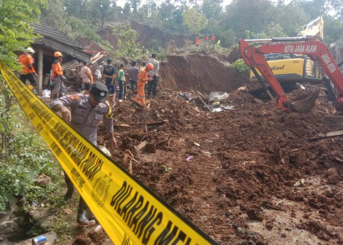 Pencarian Korban Longsor Wonosalam, 2 Alat Berat Dikerahkan