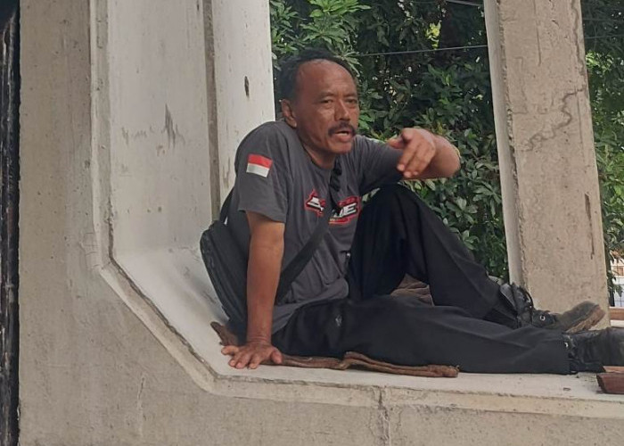 Pekerja Proyek Saluran di Ketintang Madya Tewas Terjatuh saat Pemasangan U-Dith