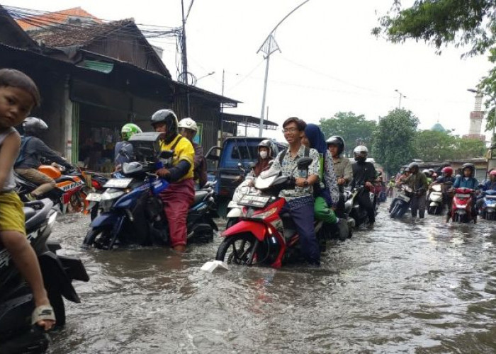 DPRD Surabaya Ingatkan Potensi Cuaca Ekstrem, Minta Perkuat Peran Satgas Kampung