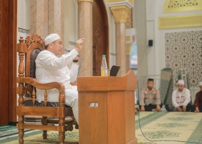 Kapolres Blitar Ajak Masyarakat Tingkatkan Keimanan dan Ketaqwaan Lewat Tausiah Subuh 