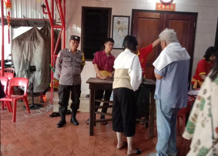 Pengamanan Cap Go Meh di Vihara Dhammadipa Surabaya Berjalan Aman