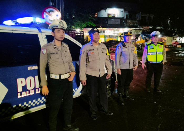 Antisipasi Kejahatan, Polsek Simokerto Gelar Patroli Kota Presisi di Kawasan Kertopaten