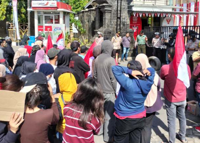 Polsek Tandes Kawal Aksi Unjuk Rasa di BPSDM Jatim Berjalan Aman dan Kondusif