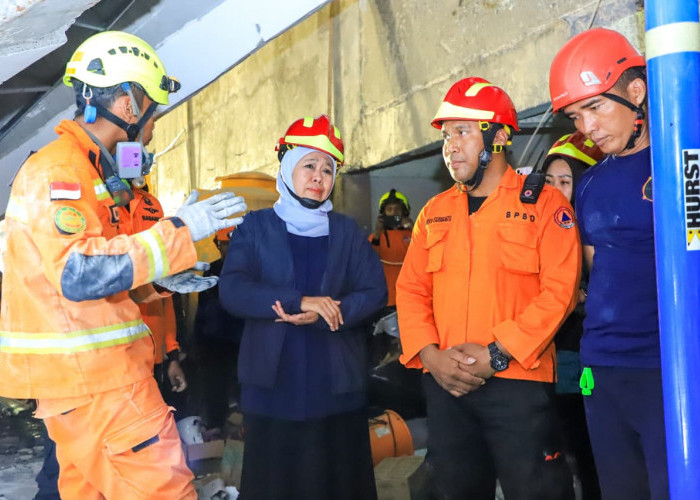 Gubernur Khofifah Minta Evakuasi Korban Ambruknya Musala Ponpes Al Khoziny Dimaksimalkan