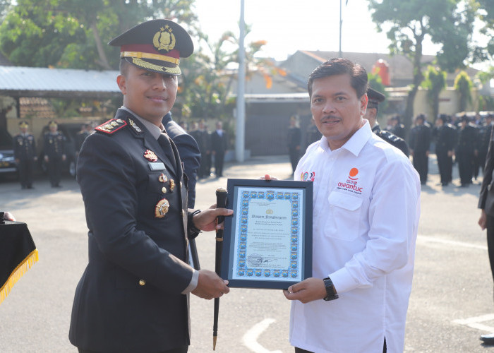 Kapolres Kediri Apresiasi Personel dan Tokoh Masyarakat di Momen Harkitnas 2026