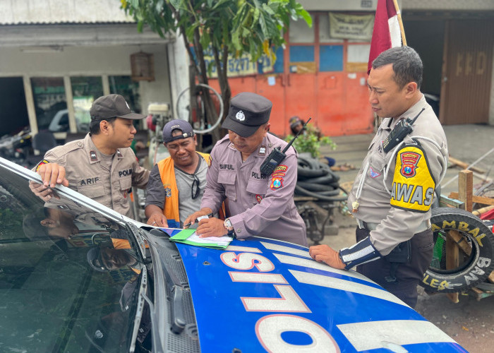 Sikat Parkir Liar di Jalan Tidar, Polsek Bubutan Amankan Jukir Tanpa Atribut Resmi