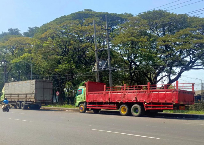 Area Bundaran Apollo Gempol Jadi Lahan Parkir