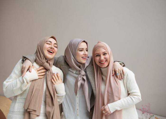 Tren Lebaran 2024: Hijab Pashmina Shimmer untuk Penampilan Menawan