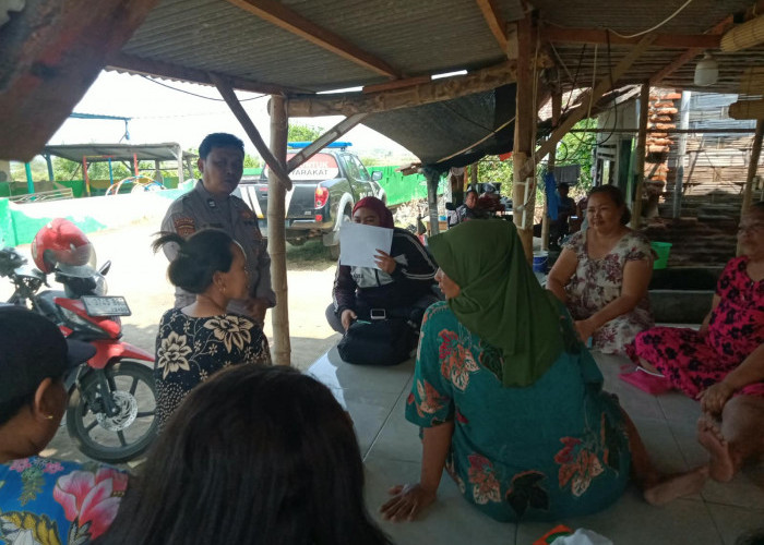 Patroli Dialogis Polsek Jabon Sampaikan Pesan Kamtibmas kepada Ibu-Ibu PKK Desa Kupang