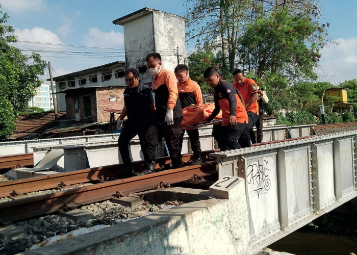 Pria Semolowaru Ditemukan Tewas di Pinggir Rel Kereta Api Kalibokor
