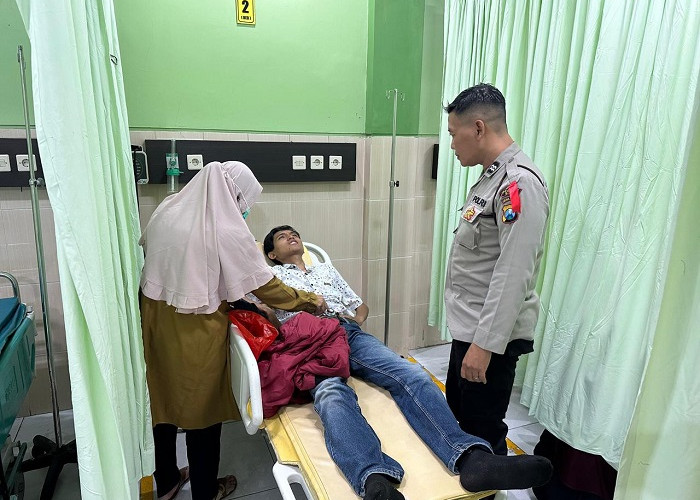 Polres Ngawi Sigap Bantu Pemudik Sakit Antar ke RS Widodo hingga Pulih