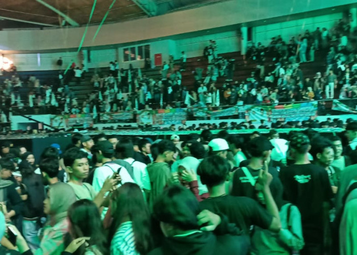 Kapolsek Gayungan Sukses Kawal Konser Gokil Gaspol di DBL Arena, Ribuan Milenial Padati Acara