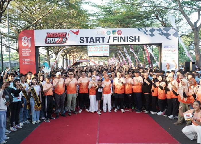 Kapolres Kediri Ikut Berkeringat, Lari Bersama 1.700 Peserta di Kediri Run 2026