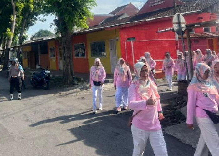 Polsek Lumajang Kota Amankan Jalan Sehat SMAN 1