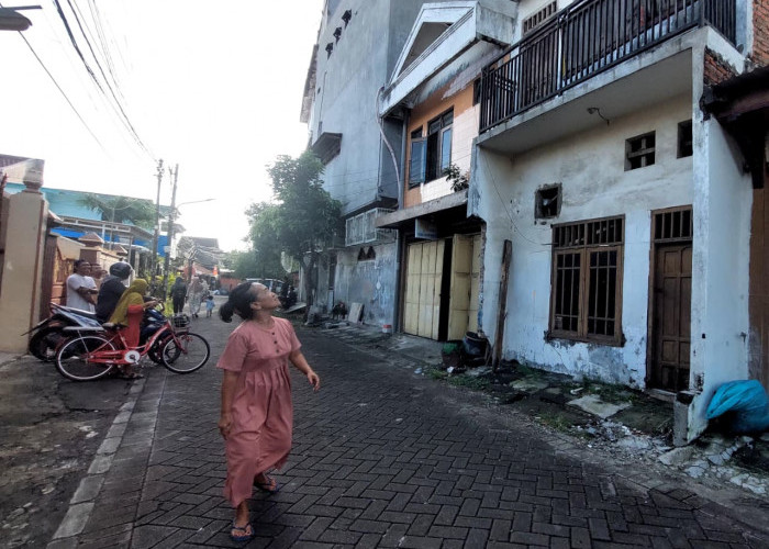 BREAKING NEWS! Pegawai Fotokopi Bratang Gede Tewas Gantung Diri