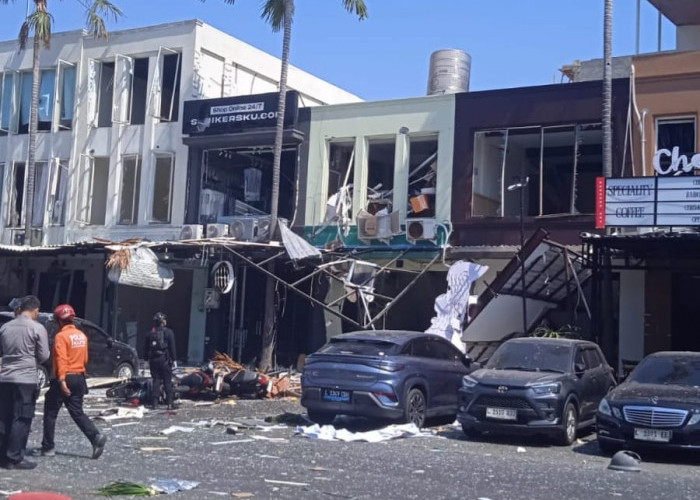 Ledakan Guncang Ruko San Antonio Pakuwon City Surabaya Timur, 4 Orang Dilarikan ke Rumah Sakit