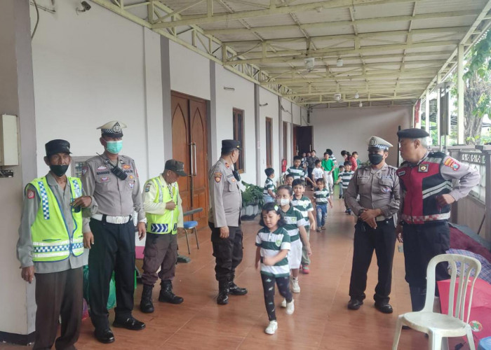 Polsek Pakal Pastikan Keamanan Rumah Ibadah Jadi Prioritas