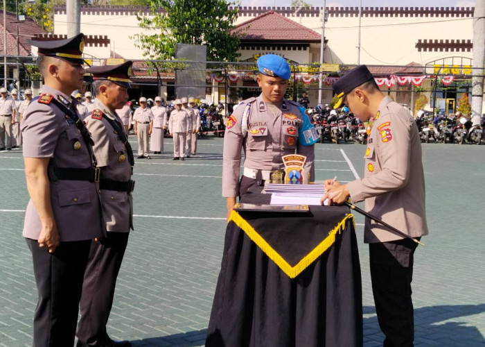 Akhiri Masa Jabatan, Kapolres Putu Kholis Mutasi Beberapa Kapolsek