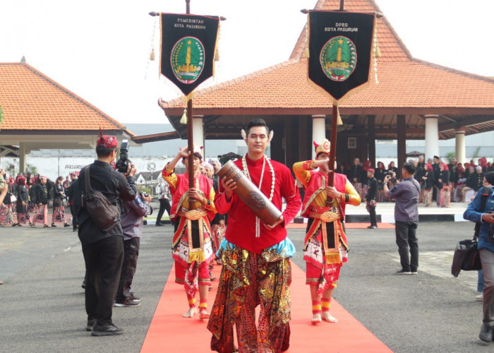 Kirab Pataka Meriahkan Hari Jadi Kota Pasuruan ke-339 dengan Khidmat