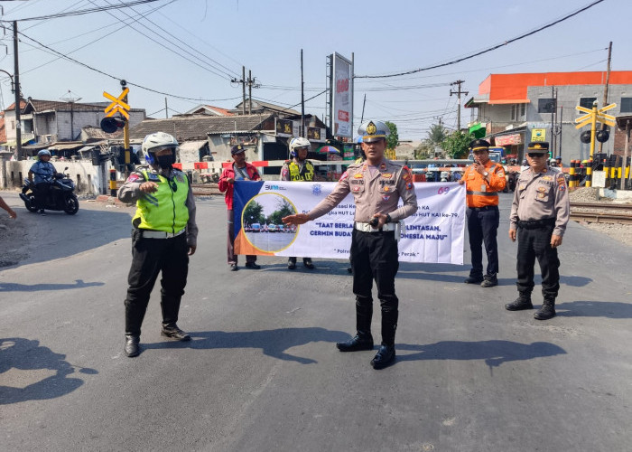 Satlantas Polres Pelabuhan Tanjung Perak dan PT KAI Gencar Sosialisasi Keselamatan di Perlintasan Sebidang