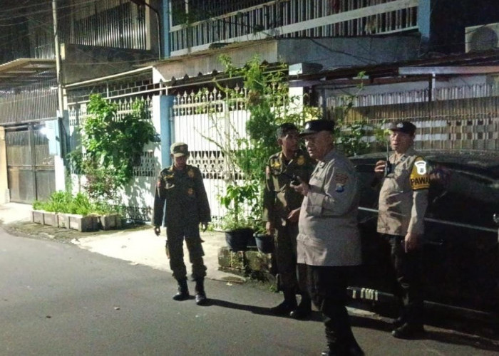 Cegah Tawuran, Polsek Simokerto Gelar Patroli Kota Presisi Sisir Kawasan Tambak Adi 
